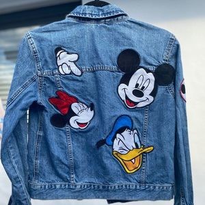 ❤️💛ZARA x DISNEY denim jacket with patches💛❤️